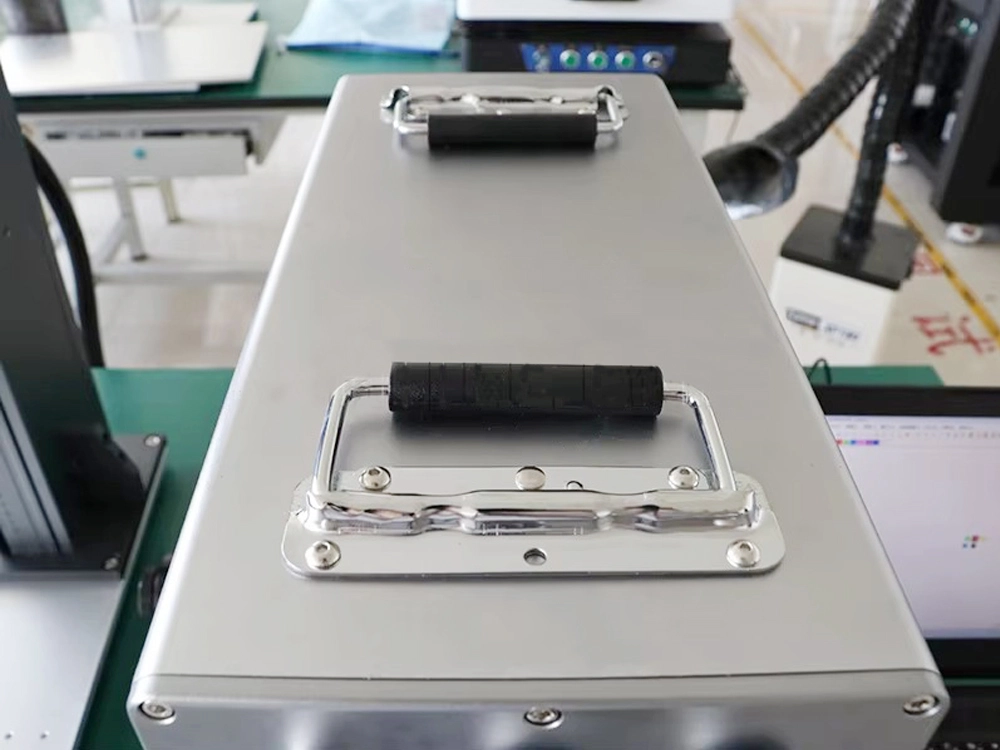 Double handles design Double handles design