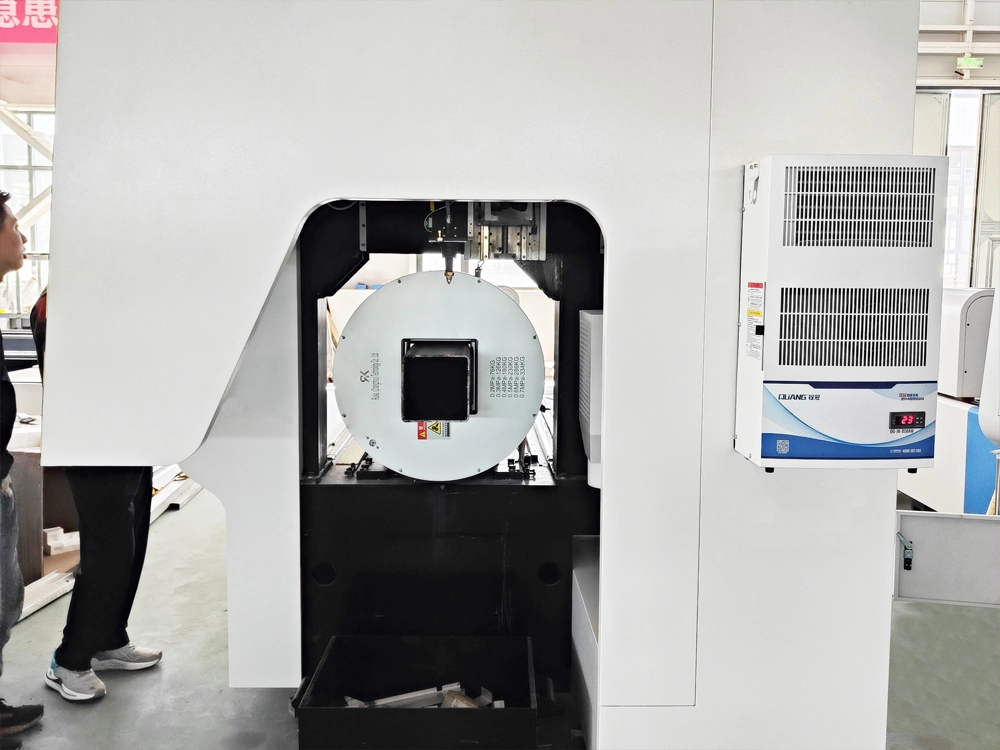 Front of the main chuck Front of the main chuck