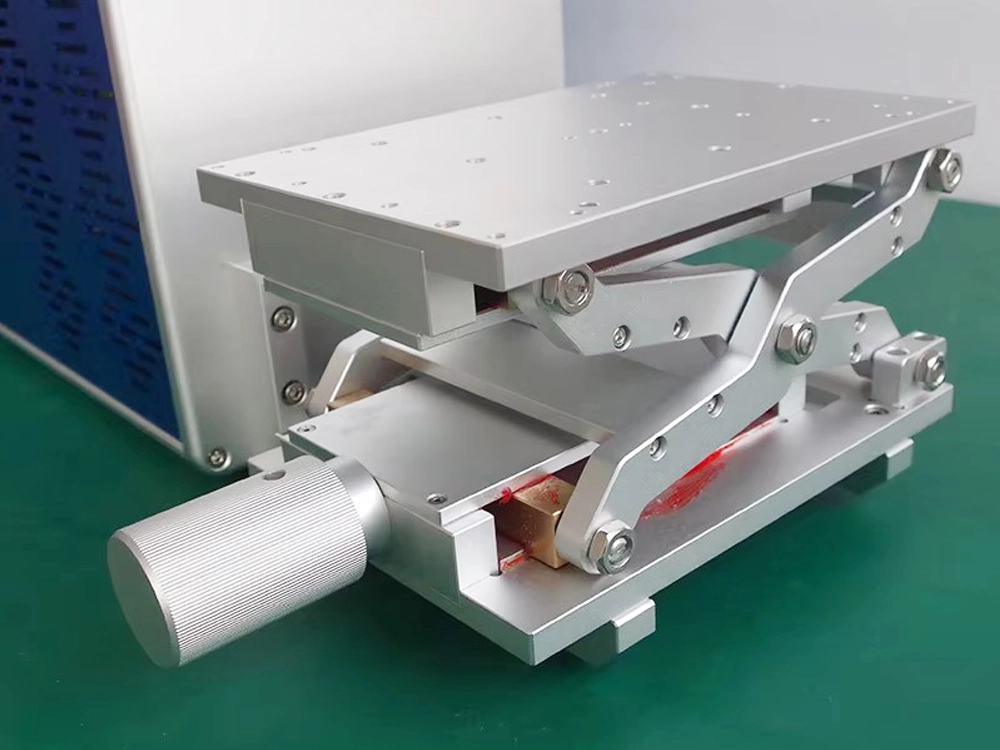 Liftable flat workbench Liftable flat workbench