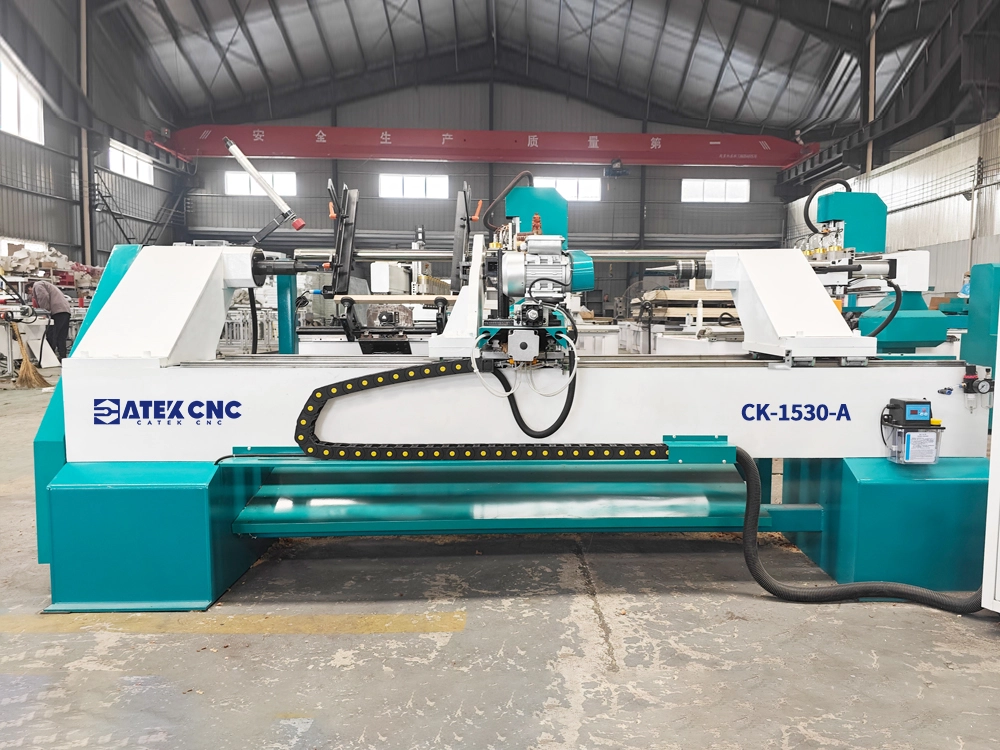 CNC woodworking lathe with automatic feeding device CNC woodworking lathe with automatic feeding device