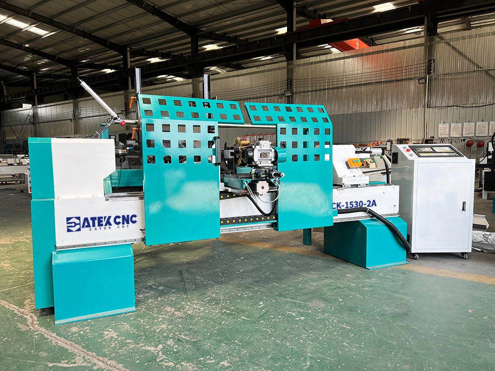 A half-enclosed protective with CNC wood lathe A half-enclosed protective with CNC wood lathe