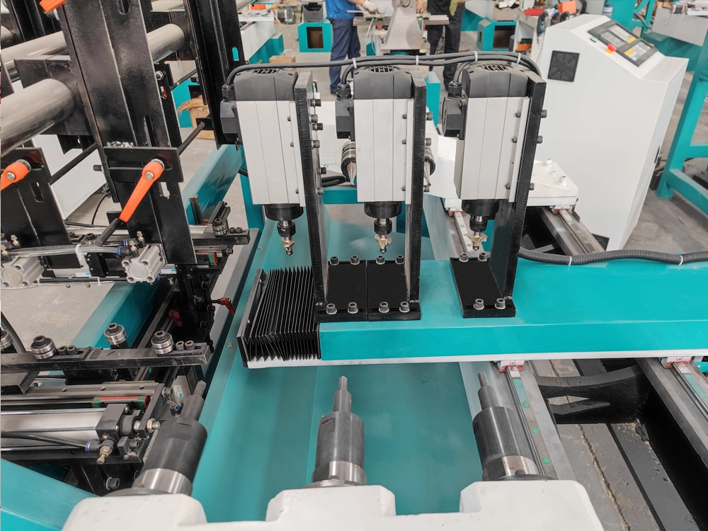 Three milling spindles of pool cue CNC wood lathe Three milling spindles of pool cue CNC wood lathe