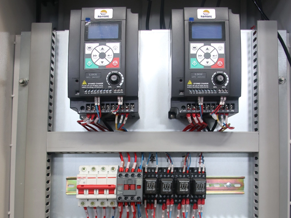 Three milling spindles of pool cue CNC wood lathe Three milling spindles of pool cue CNC wood lathe