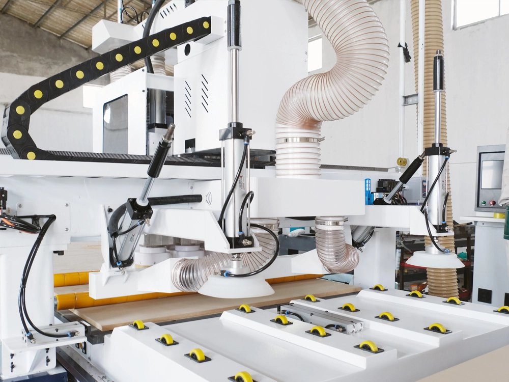 Feeding suction cup and roller Feeding suction cup and roller