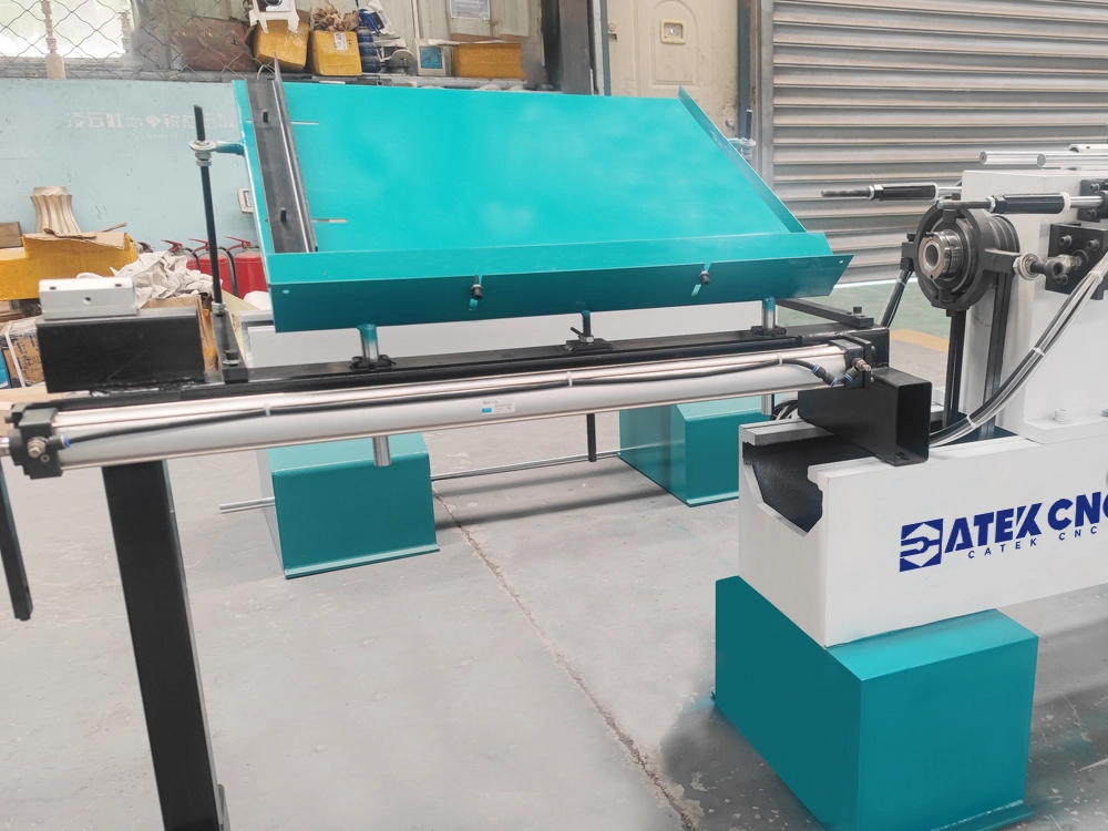 The hopper of mini CNC wood lathe The hopper of mini CNC wood lathe