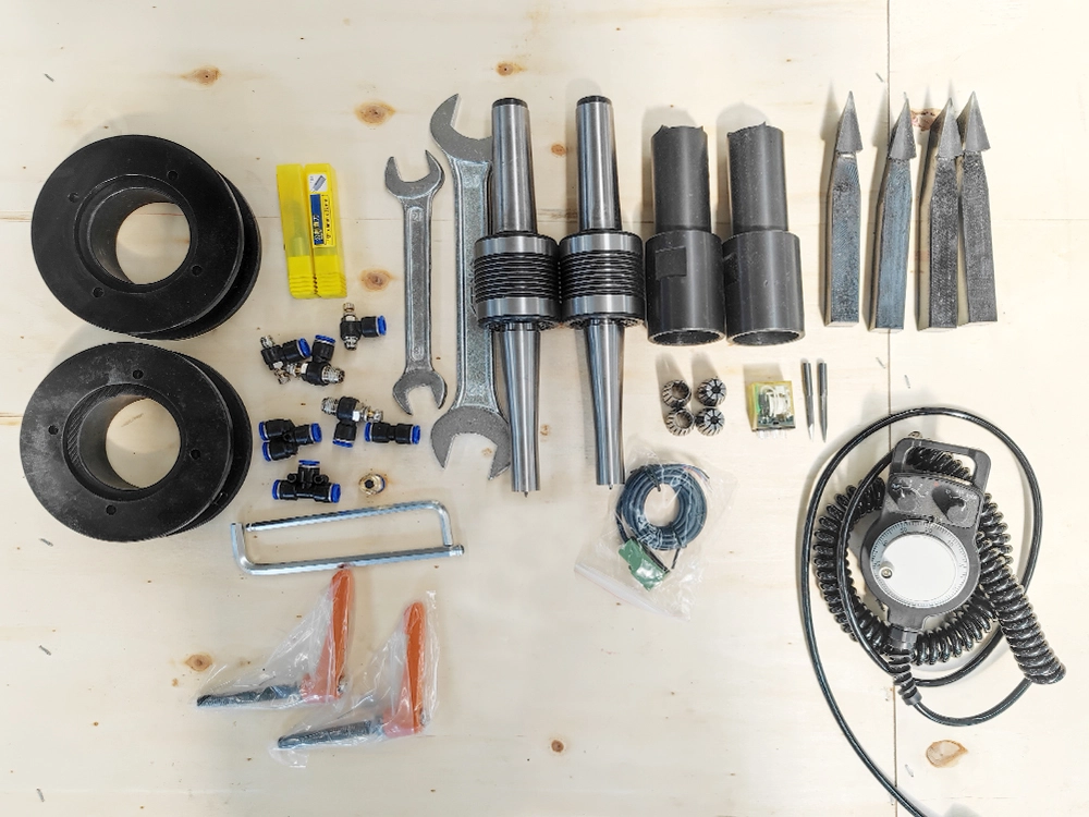 Accessories of CK-1516-2S lathe machine Accessories of CK-1516-2S lathe machine