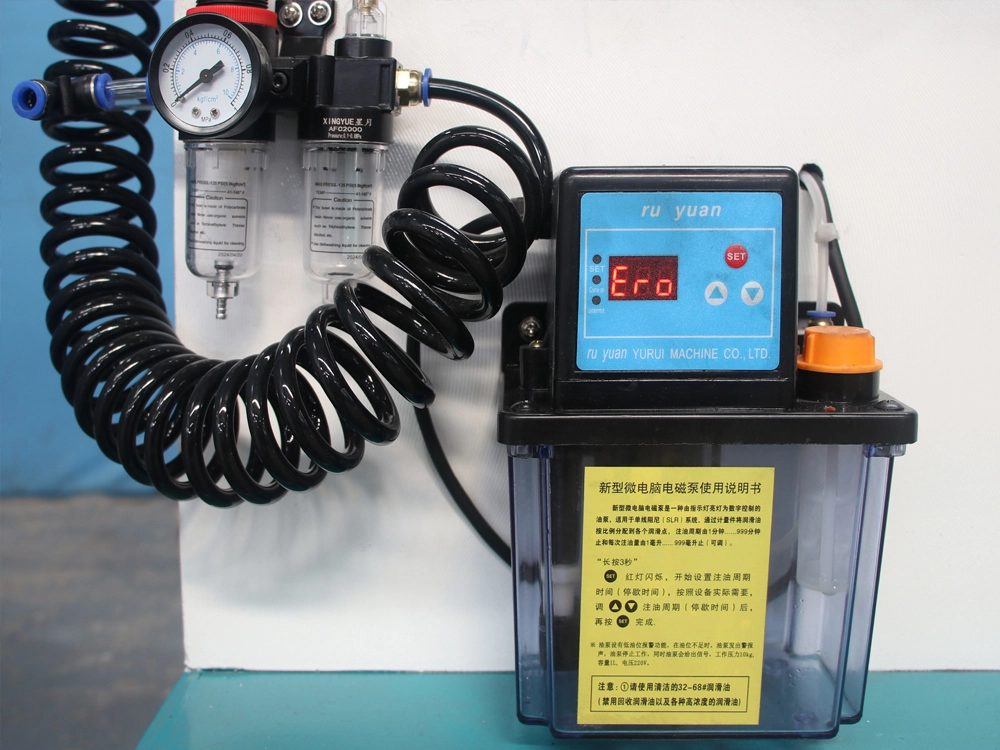 Automatic lubrication oil pot for CNC wood lathe Automatic lubrication oil pot for CNC wood lathe