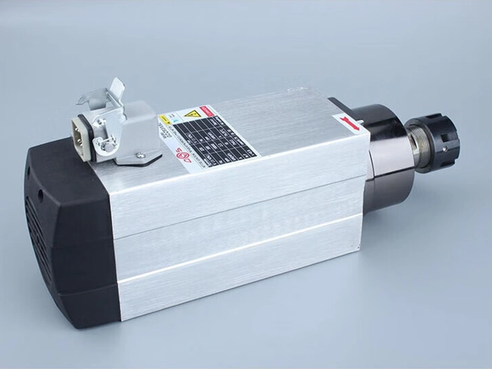 Air-cooled spindles for 2-station pool cue wood lathe Air-cooled spindles for 2-station pool cue wood lathe