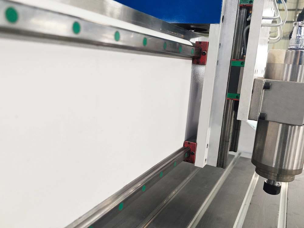 Slides and guide rails Slides and guide rails