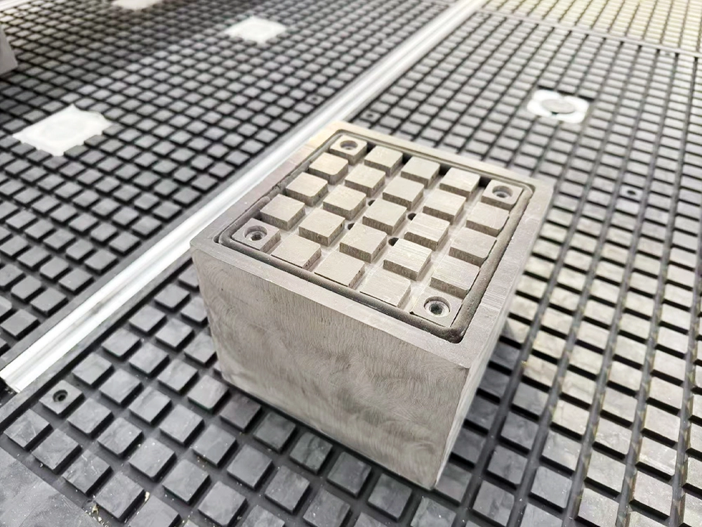 Adsorption heightening suction block for 7'x10' four-axis linear ATC CNC router Adsorption heightening suction block for of 7'x10' four-axis linear ATC CNC router