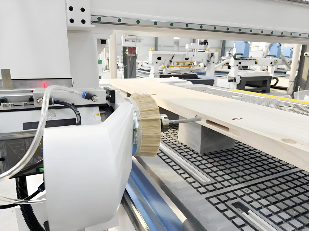 Milling the side of the sheet using the suction heightening block and tilting the spindle Milling the side of the sheet using the suction heightening block and tilting the spindle