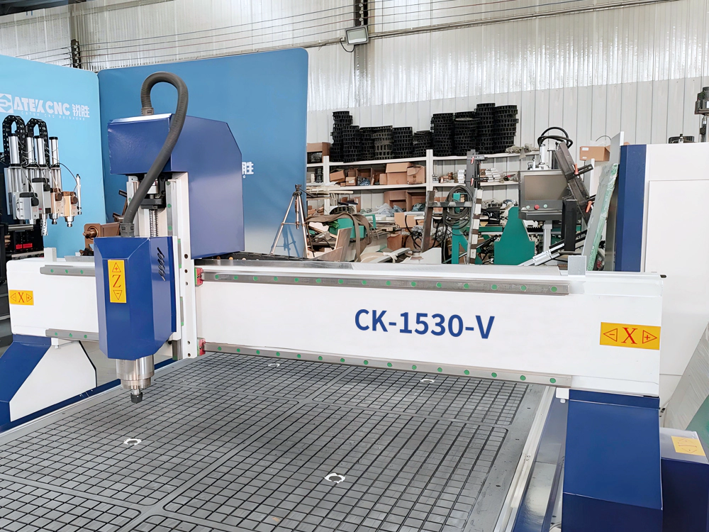 Water-cooled spindle of 5x10ft CNC router with vacuum adsorption workbench Water-cooled spindle of  5x10ft CNC router with vacuum adsorption workbench