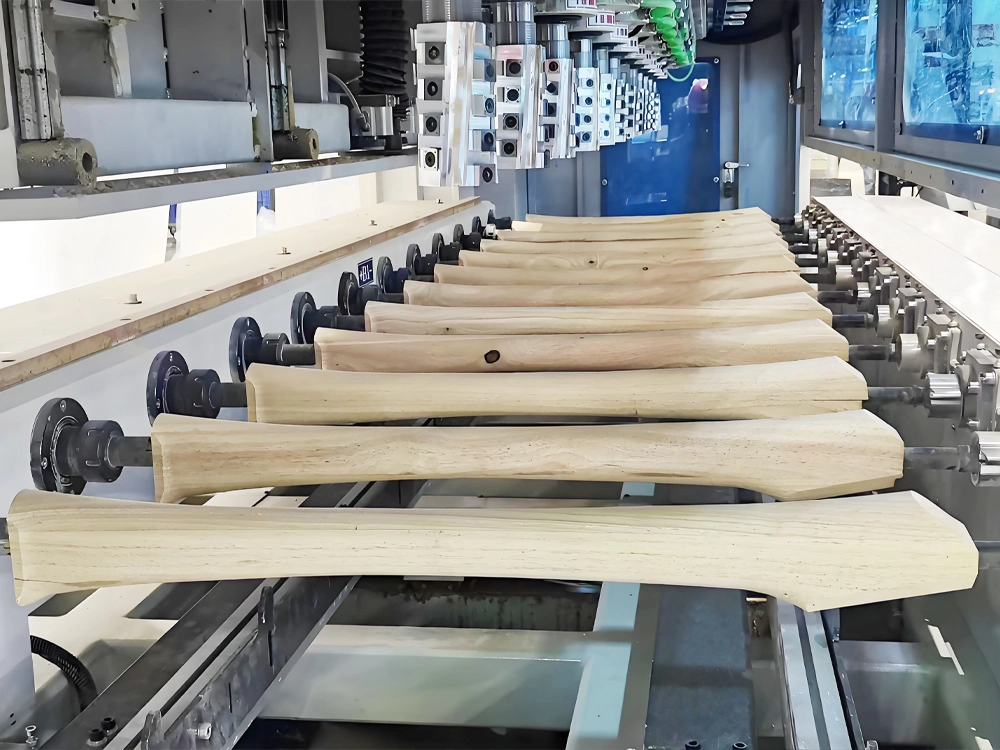 Center of holded workpiece Center of holded workpiece