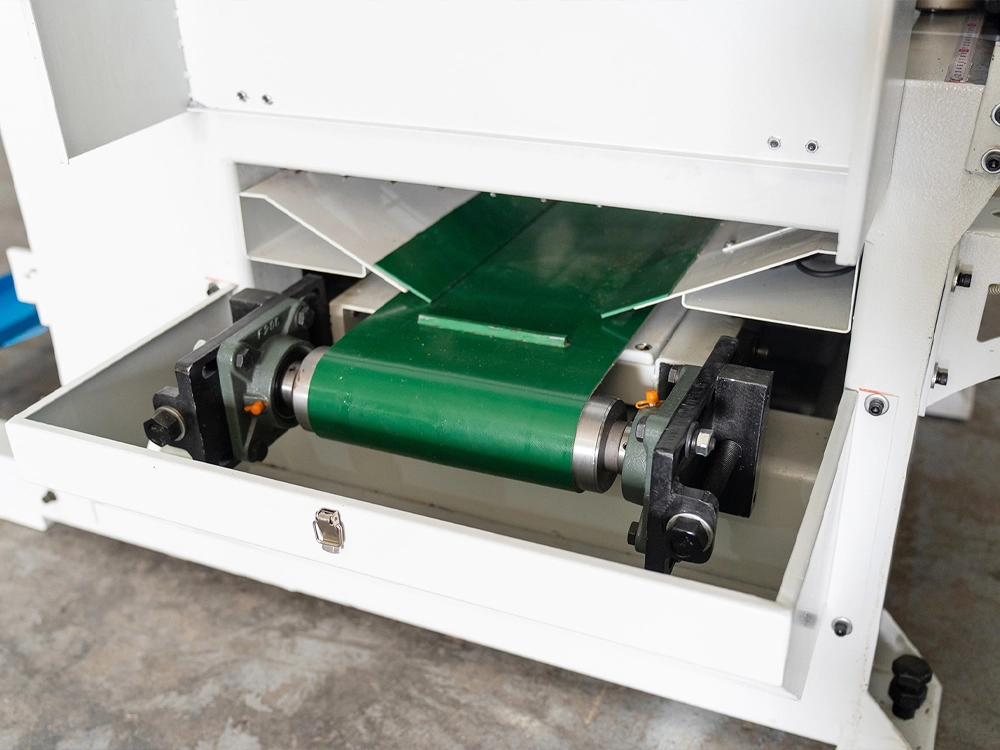 Automatic chip removal Automatic chip removal