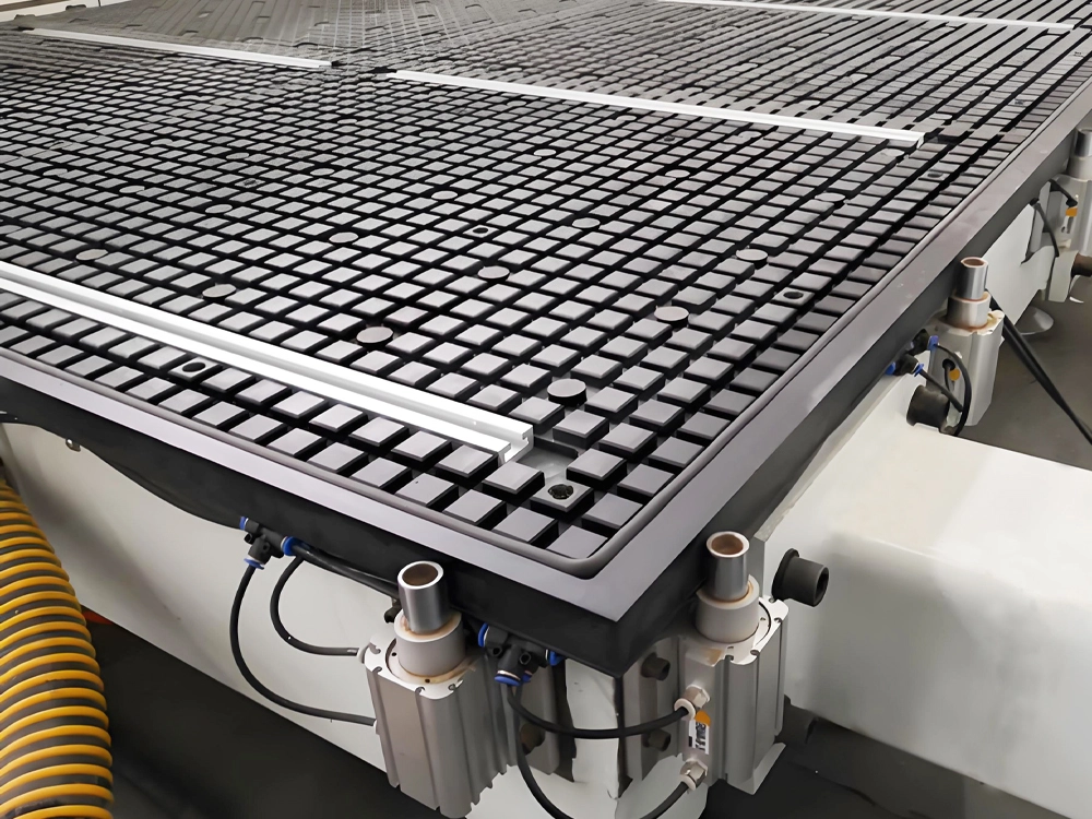 Optional vacuum + T-slot workbench Optional vacuum + T-slot workbench