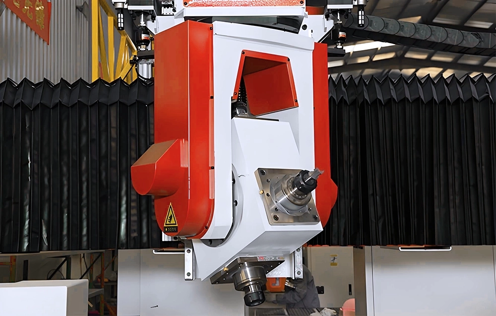 Four sides spindle on the five axis machine head Four sides spindle on the five axis machine head