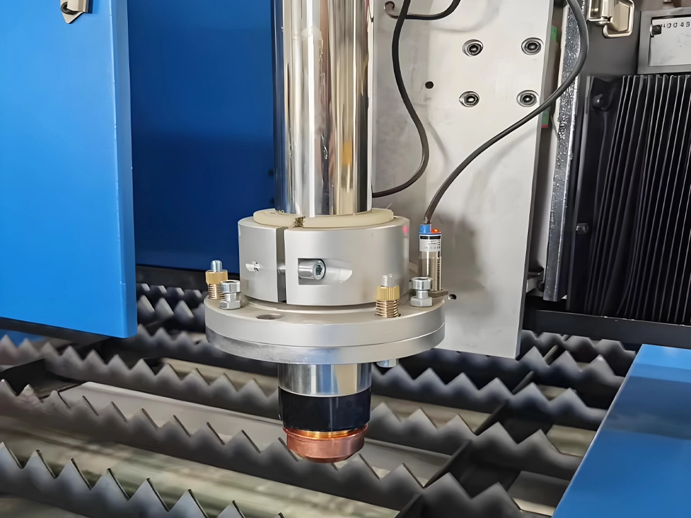 Cutting torch of CNC plasma cutter Cutting torch of CNC plasma cutter