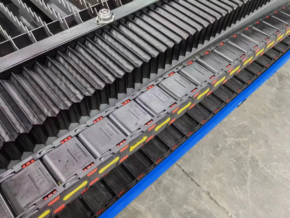 Drag chains of CNC plasma cutter Drag chains of CNC plasma cutter