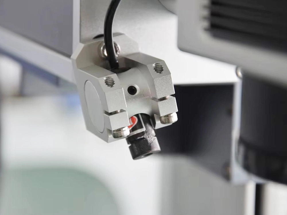 Optional focus adjustment aid device Optional focus adjustment aid device