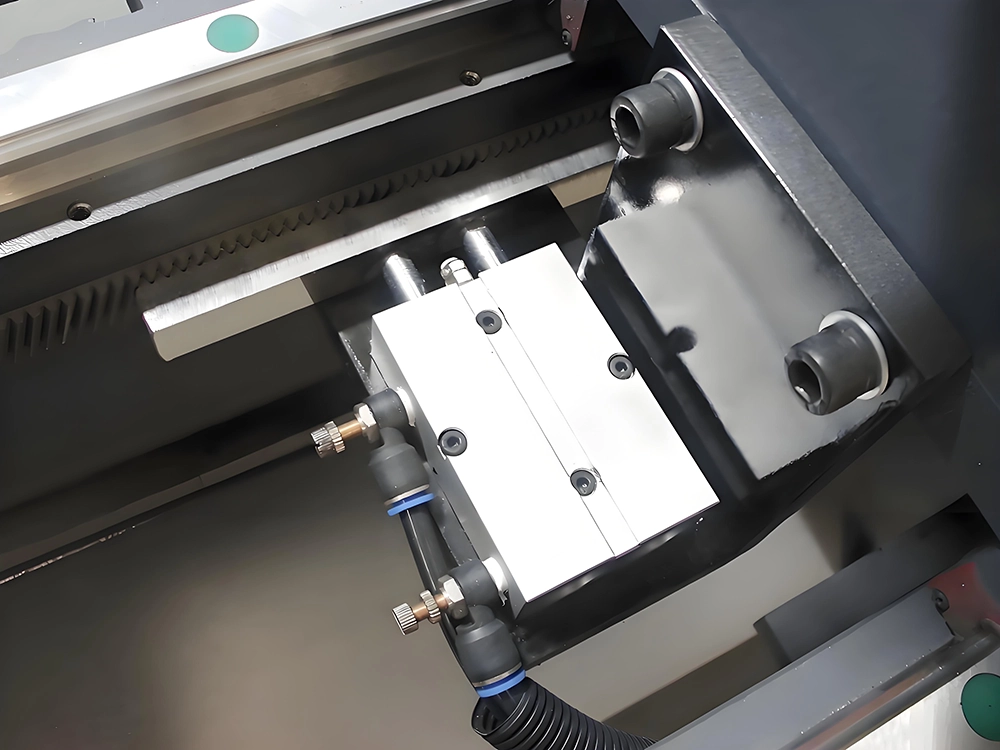 Tailstock locking device Tailstock locking device