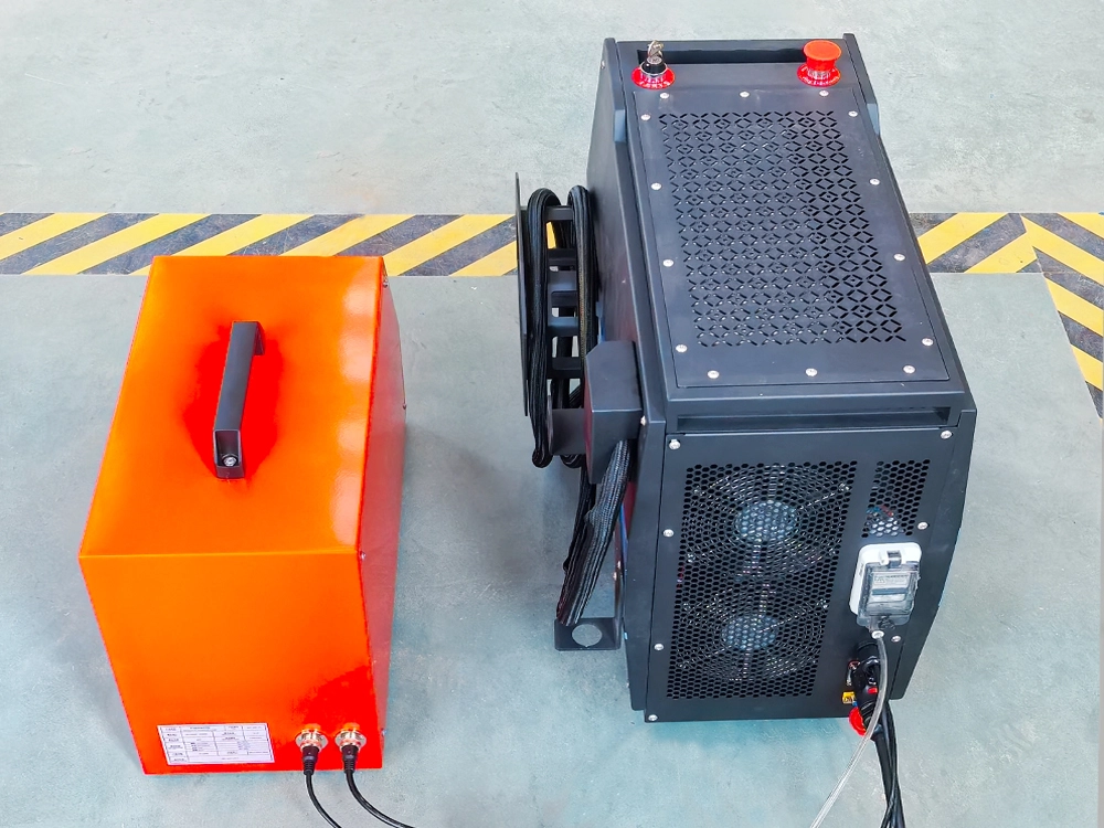 Air-cooled heat dissipation window on the back of the laser welding maching Air-cooled heat dissipation window on the back of the laser welding maching