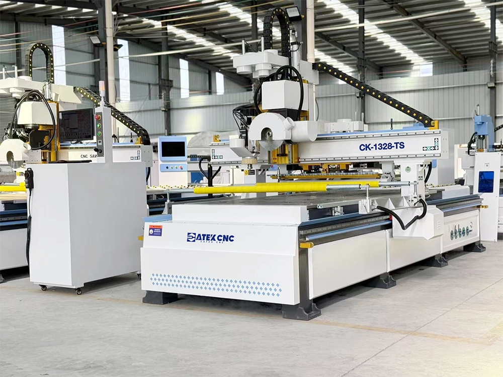 CNC wood router with linear tool changer and saw blade cutting device CNC wood router with linear tool changer and saw blade cutting device