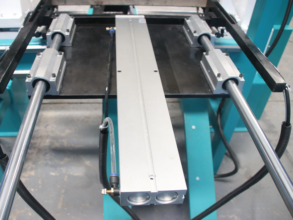 Automatic feeding device Automatic feeding device