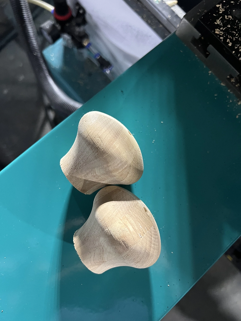 The Mexican customer purchases a small CNC wood lathe with automatic feed for machining door handles