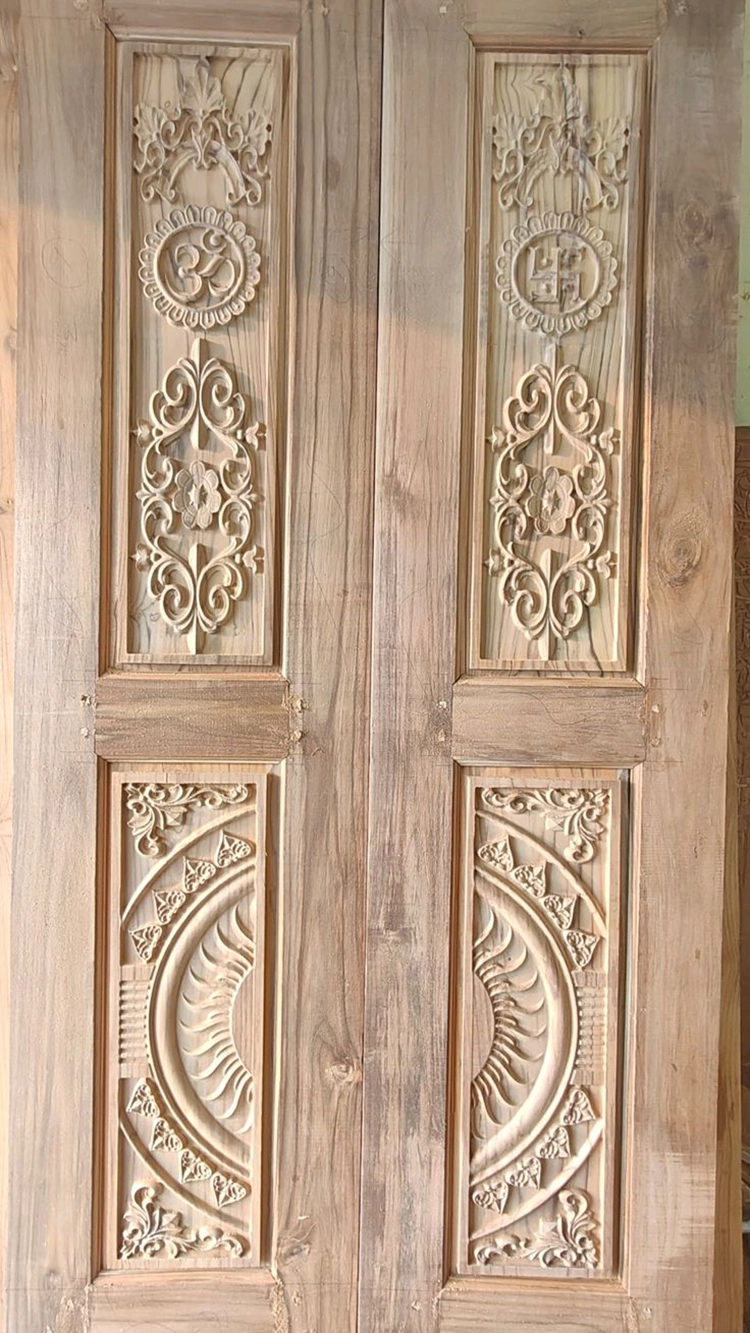 Mexican customer purchased CNC wood routers to carve architectural components