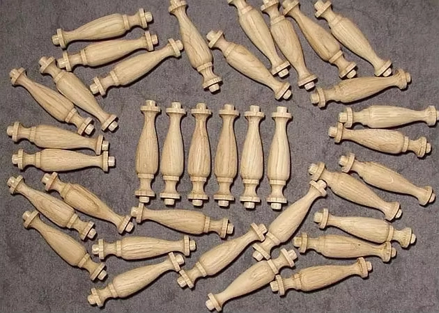 The American customer purchased an CNC wood router to process wooden handles