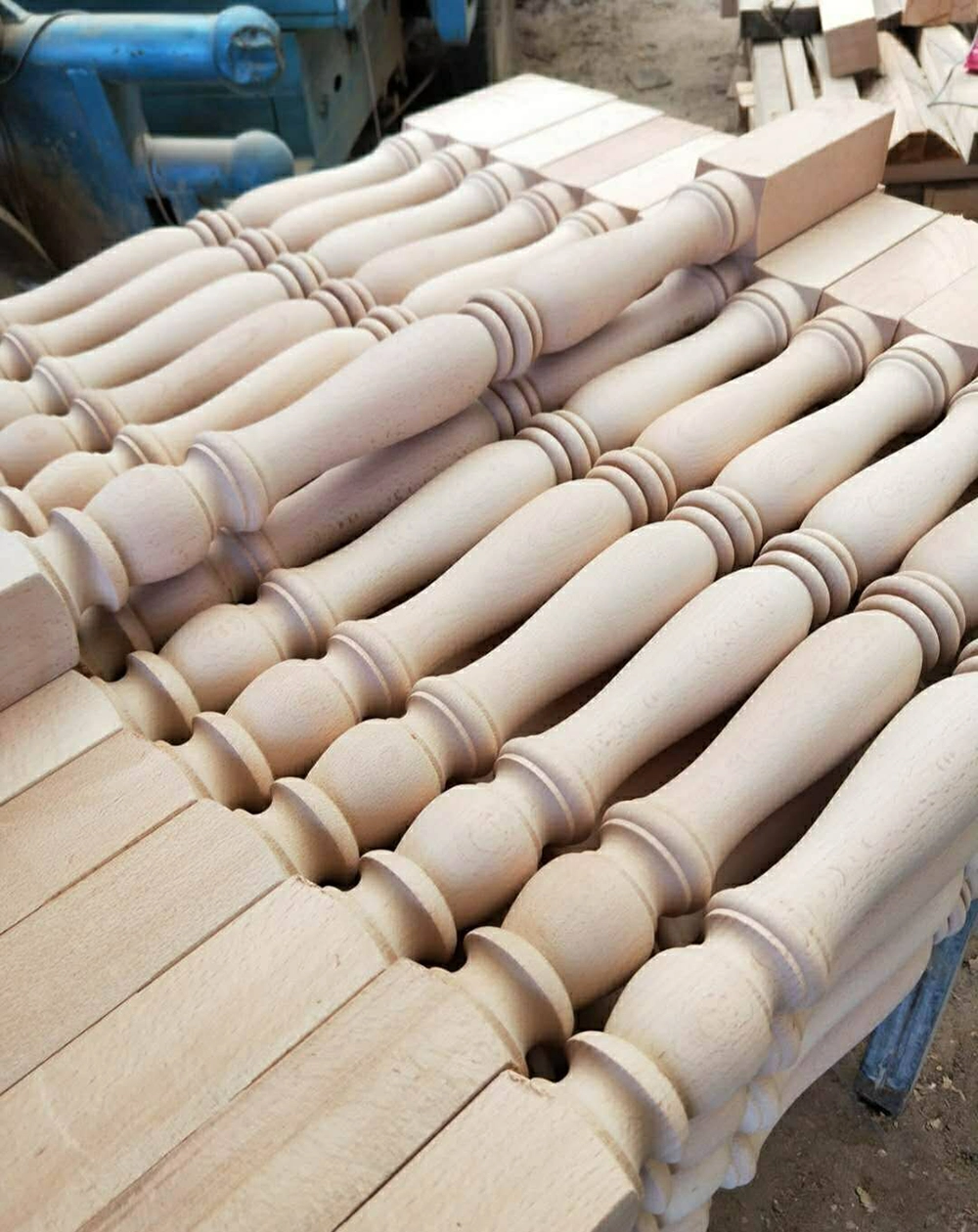 The Mexican client used a four-axis linkage CNC wood lathe to process stair newel posts