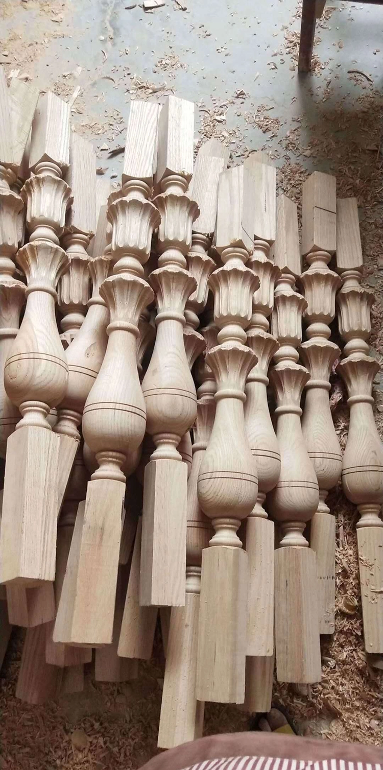 The Mexican client used a four-axis linkage CNC wood lathe to process stair newel posts
