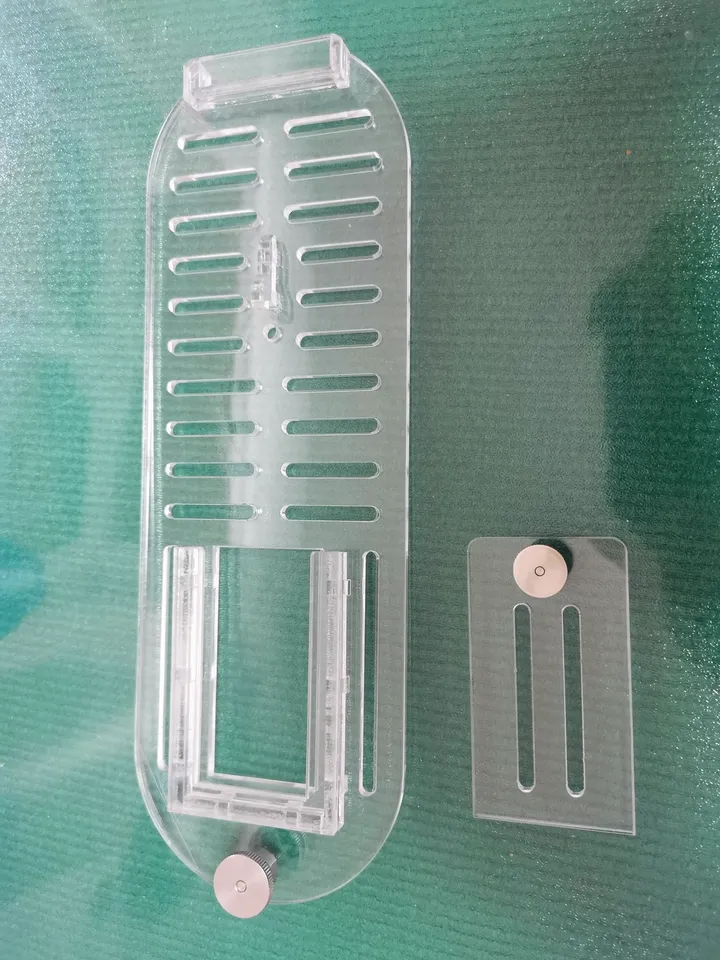 Korean customers used CO2 laser cutting machine to cut acrylic sheets