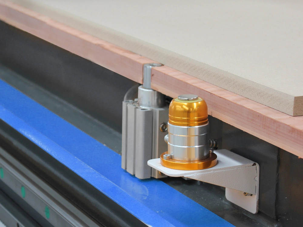 Automatic tool setter Automatic tool setter