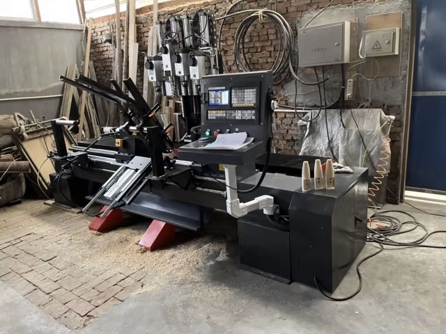 The Ecuadorian customers used a 7-in-1 CNC wood lathe to process chair parts
