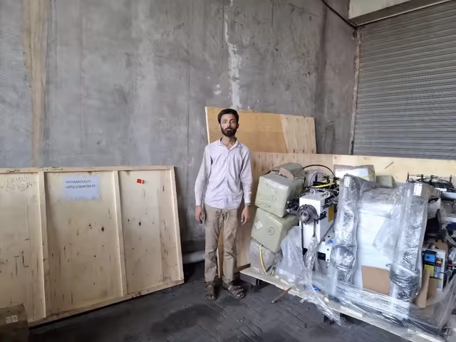 The Indian customers used 0615-A small CNC woodworking lathe to process wooden handles