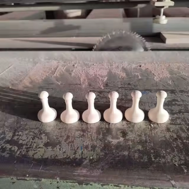 The Indian customers used 0615-A small CNC woodworking lathe to process wooden handles