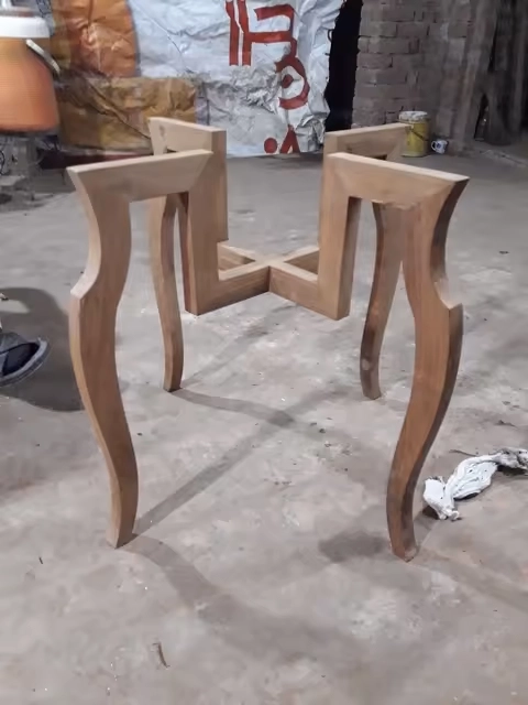 The Cyprus customer used a 7-in-1 CNC woodworking lathe to process table legs