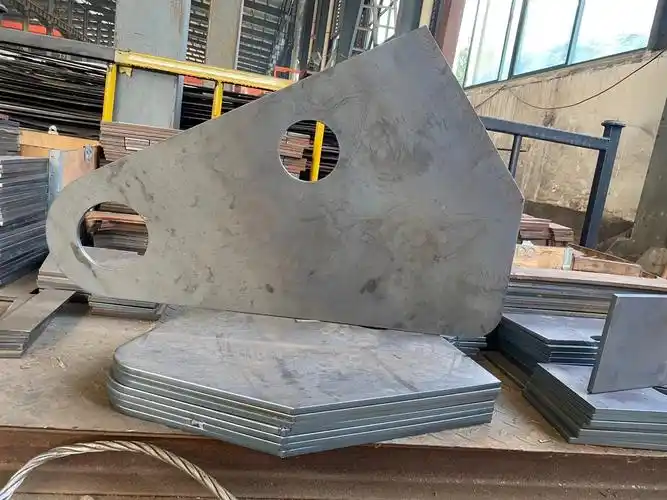 The American customers used CNC plasma cutting machines to process carbon steel plates