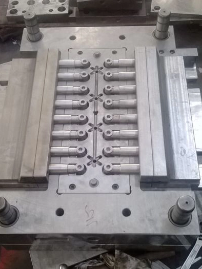 The South African customer used CNC metal milling machine to process metal parts