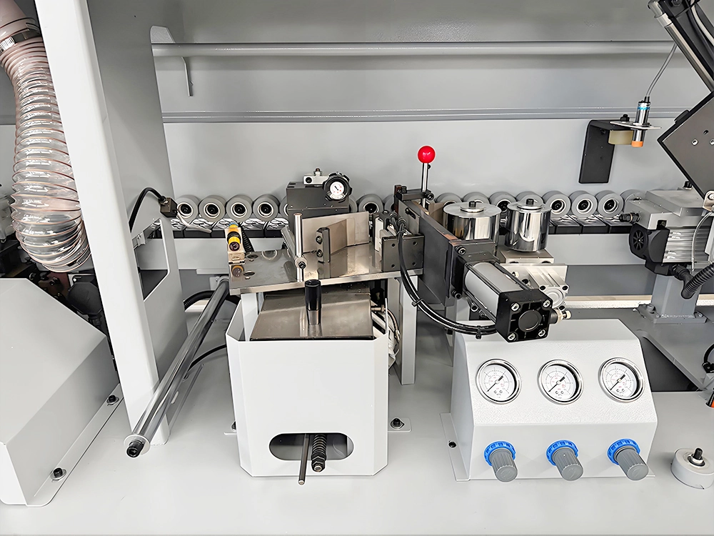 Gluing and pressing unit