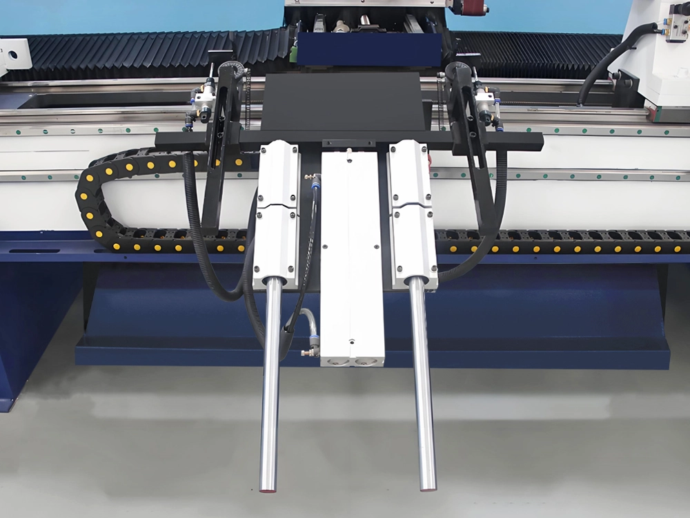 Automatic feeding system Automatic feeding system for 5-axis CNC wood lathe
