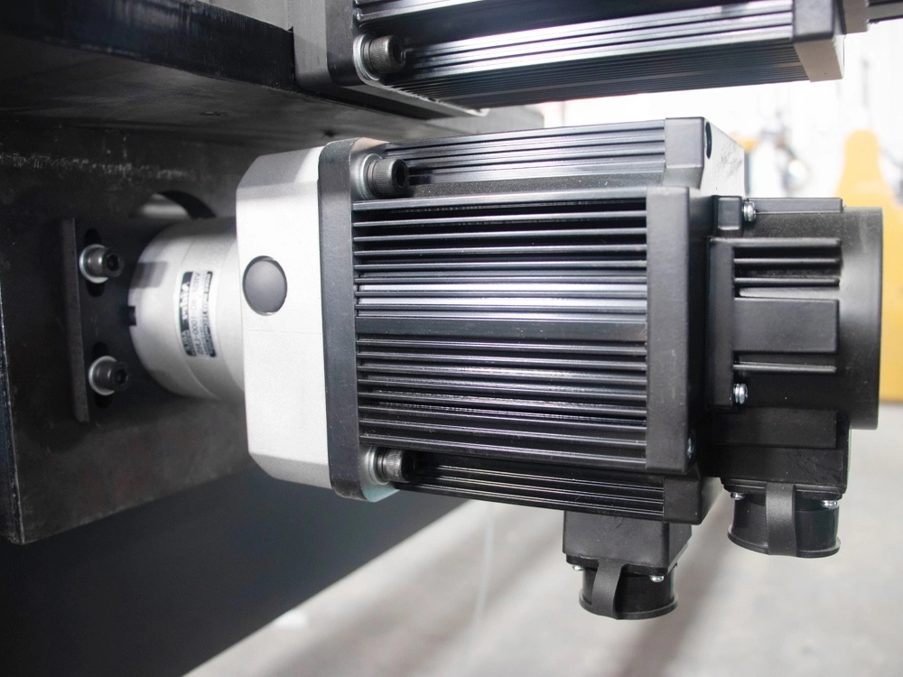 Servo drive motor for linear axes Servo drive motor for linear axes for CNC copy lathe