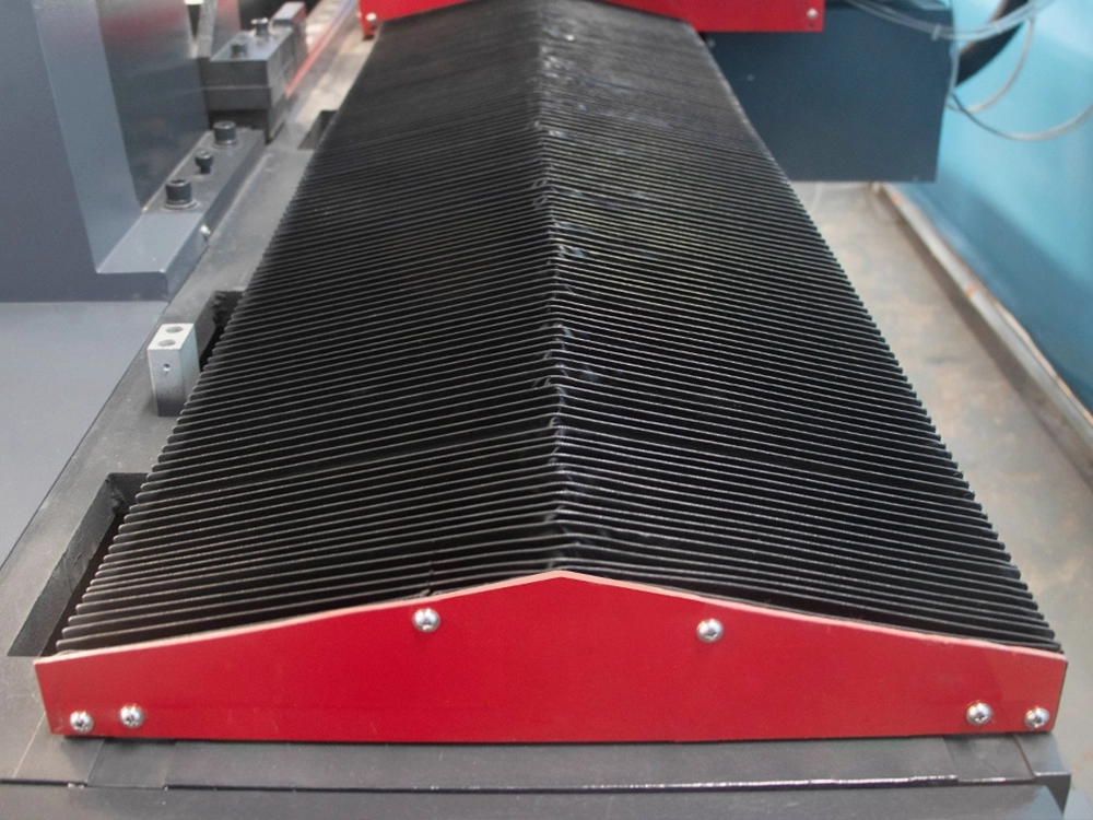 Full-enclosure cover for Z-axis Full-enclosure cover for Z-axis