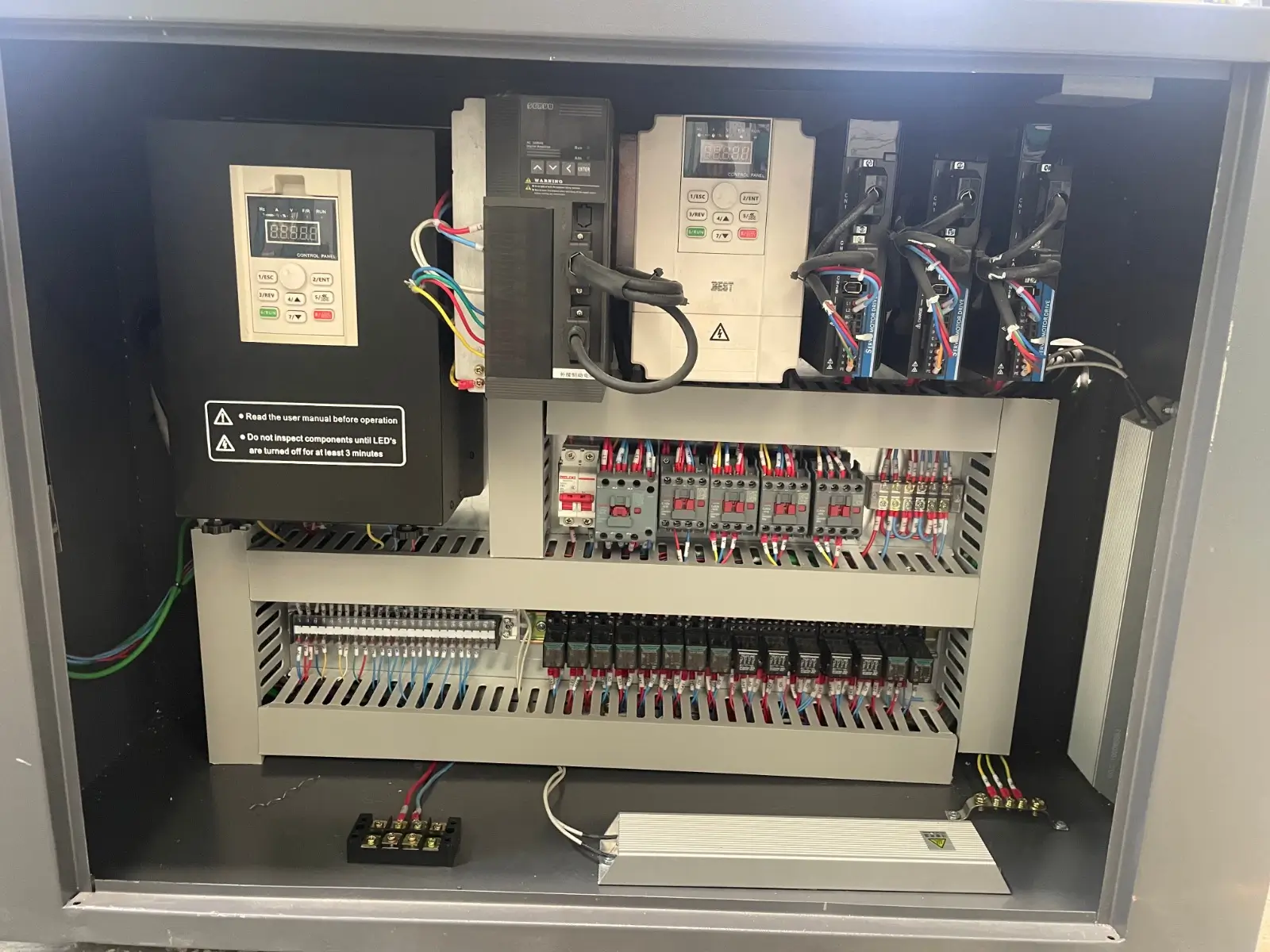 Photos of electrical parts of CNC wood router machines taken by the Nepali customer