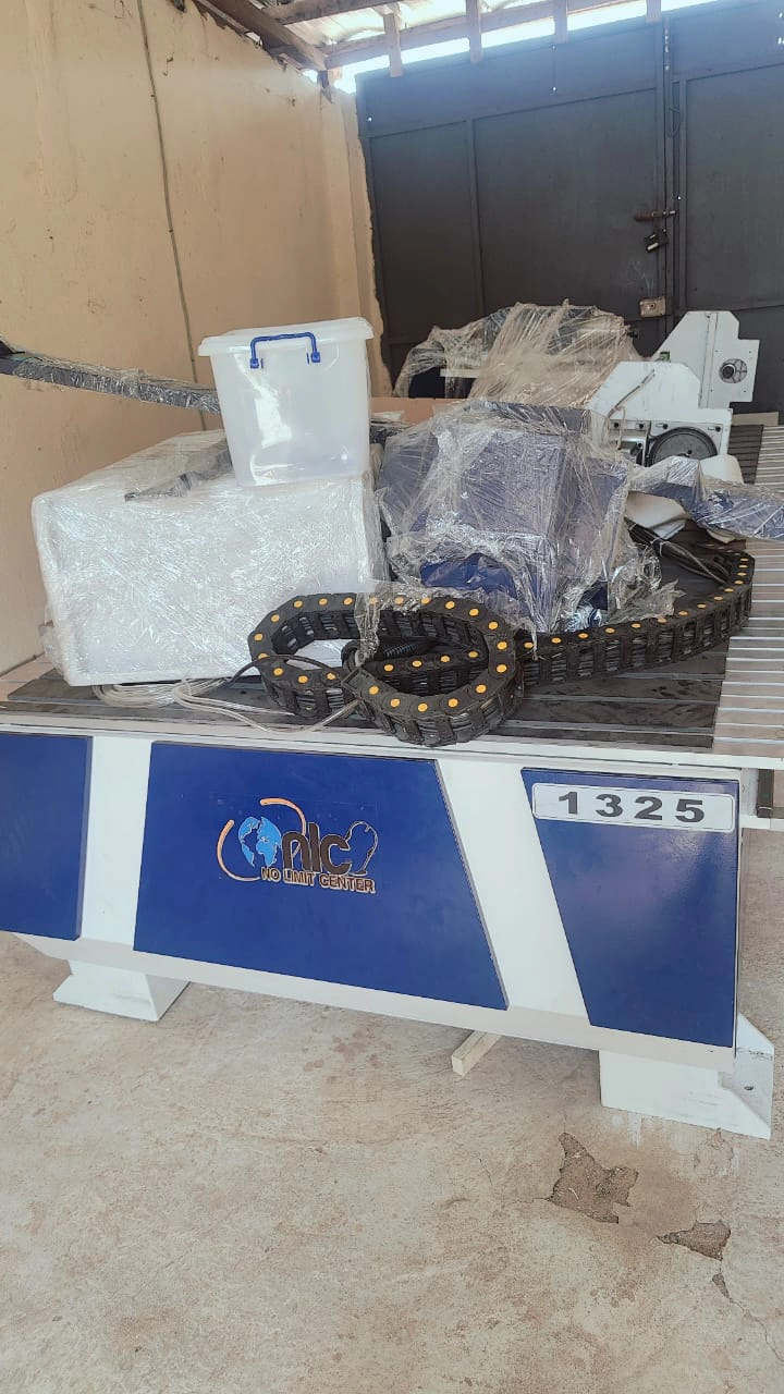 The Ivorian customer are assembling the CNC wood router machine after receiving it