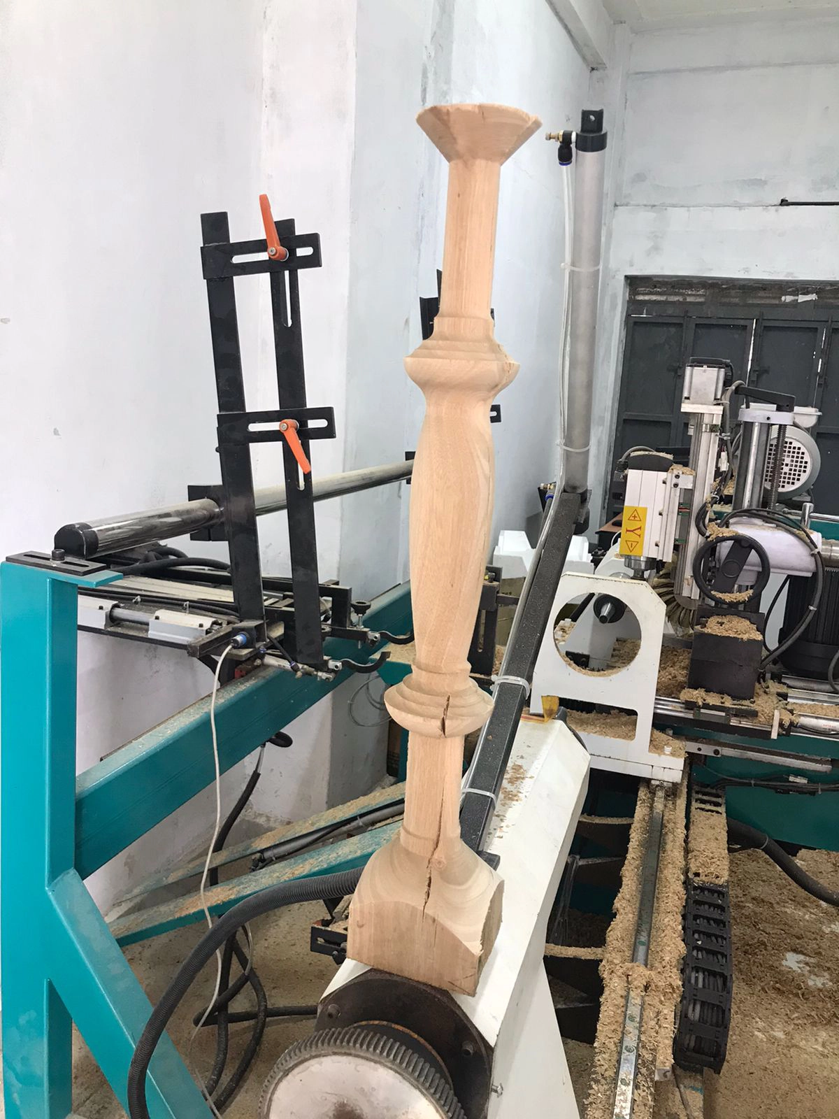 The Filipino customer conducting trial processing with a 4-in-1 CNC wood lathe