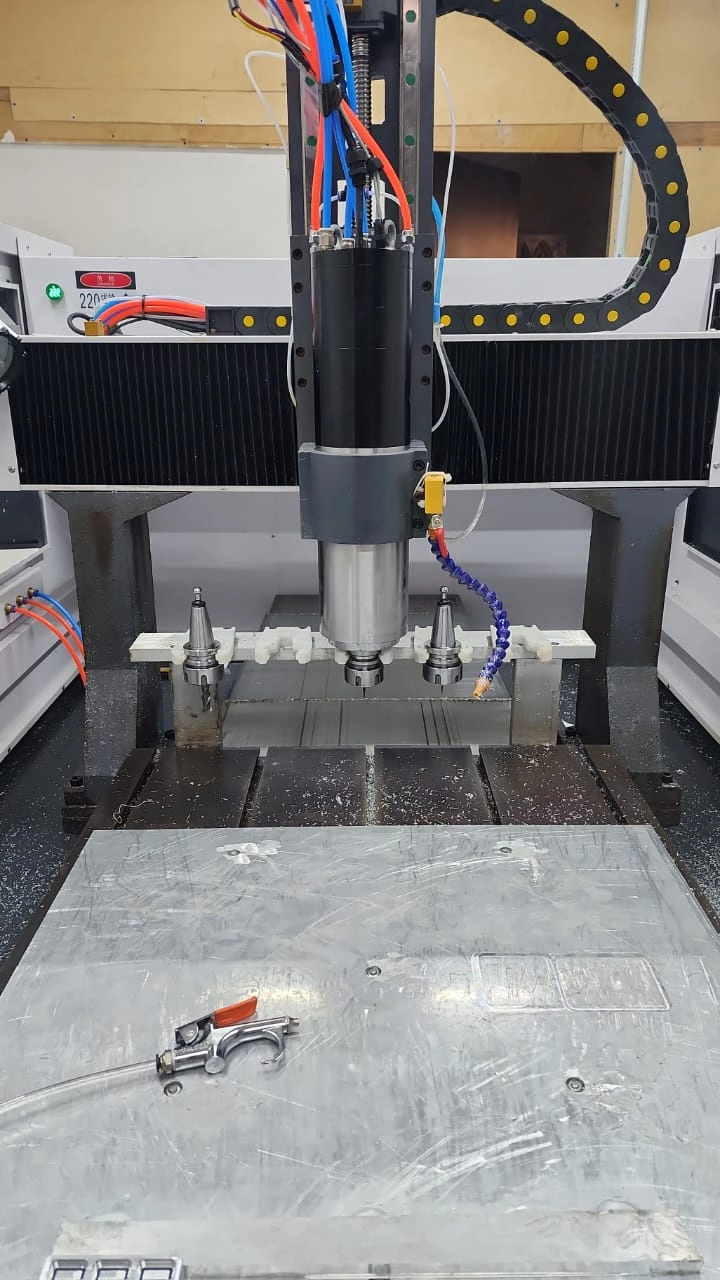 The CNC metal milling machine purchased by Mexican customers