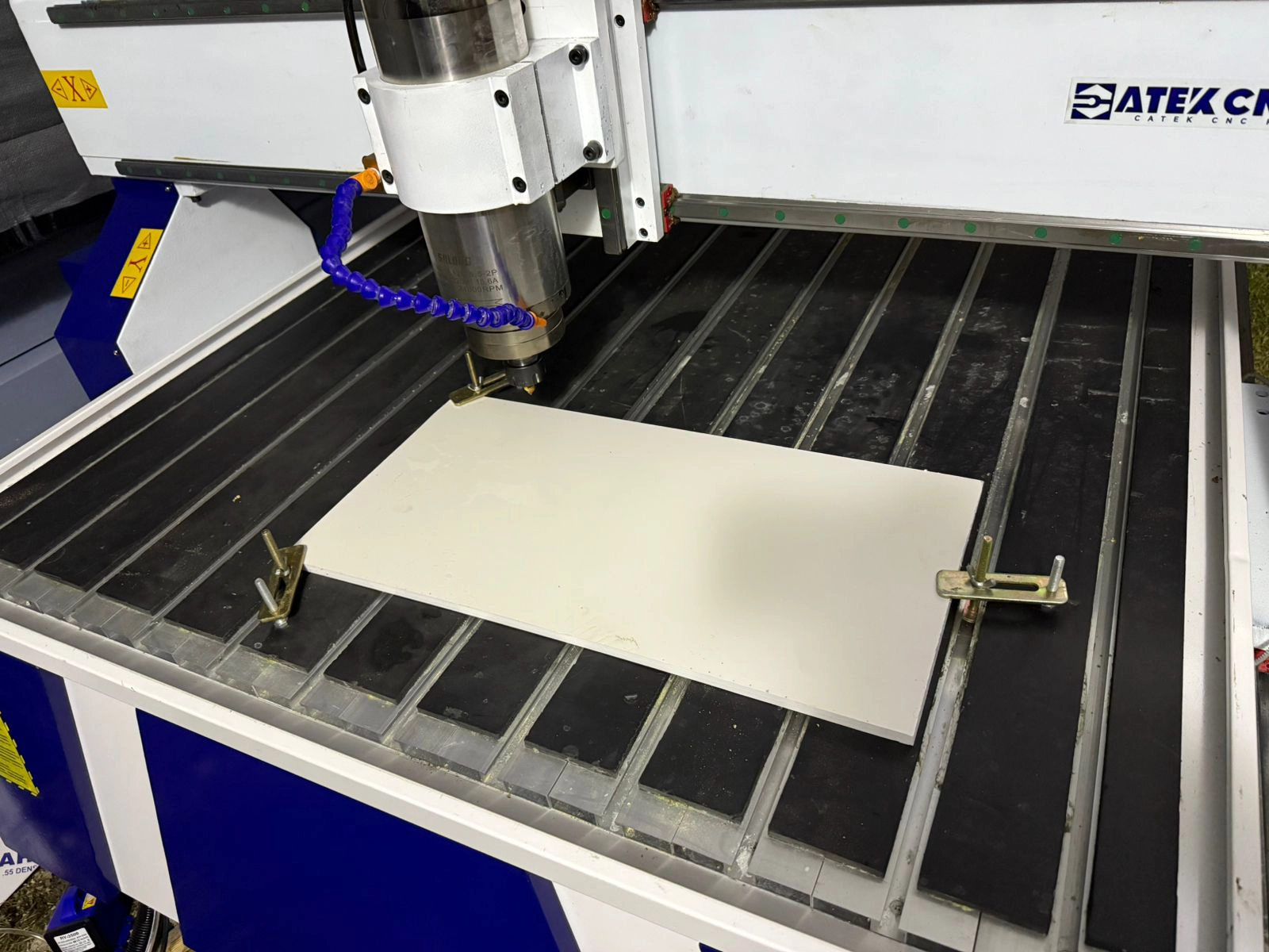 The CNC router machine with sink table purchased by customer in Antigua and Barbuda