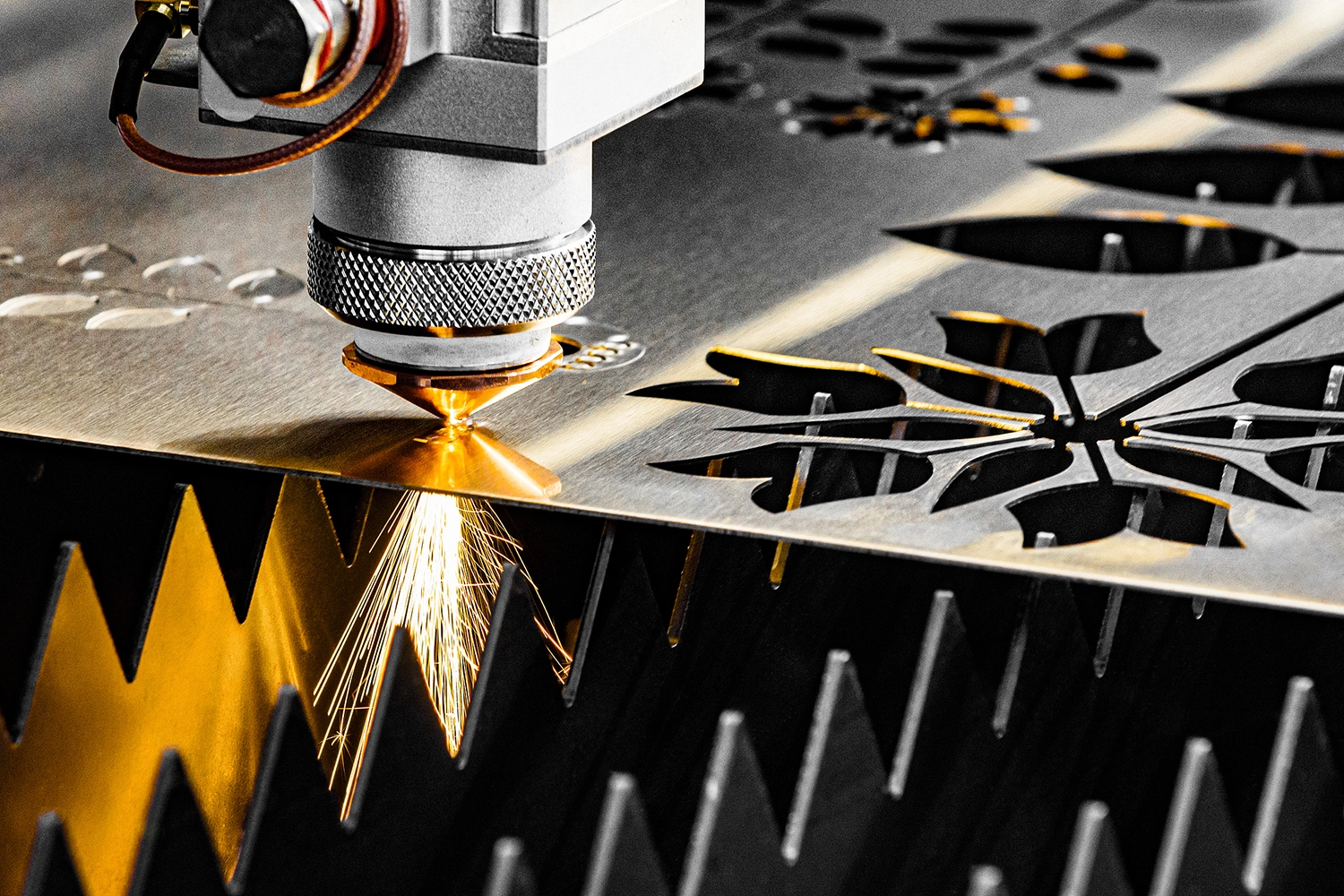 Fiber Laser Cutting Machine